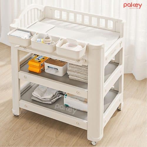 Mỗi tầng được thiết kế với không gian rộng rãi, các mẹ dễ dàng sắp xếp và tìm kiếm các đồ dùng cho bé