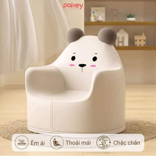 Ghế sofa cho bé có phần tựa lưng có độ cao vừa phải và nghiêng 105 độ sao cho phù hợp với trẻ
