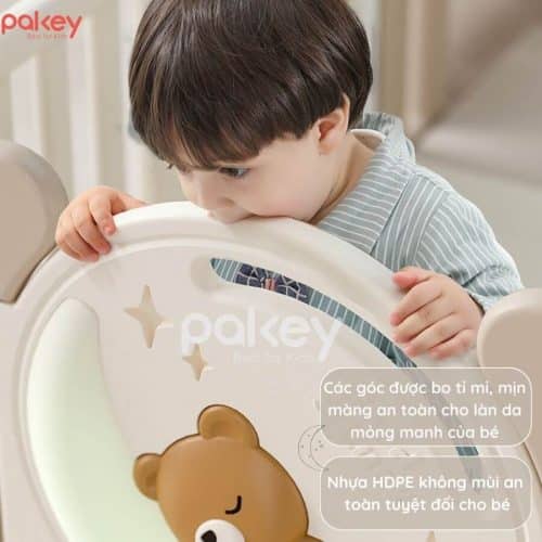 Các tấm quây được bo góc tròn và mài tỉ mỉ, mịn màng rất phù hợp với làn da mỏng manh của bé