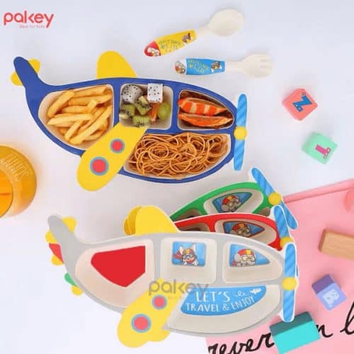Bộ thìa dĩa có kích thước phù hợp để bé cầm nắm dễ dàng, thuận tiện trong việc lấy thức ăn