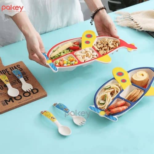 Set ăn dặm sợi tre có màu sắc nổi bật kết hợp với hoạ tiết bắt mắt thu hút các bé nhỏ