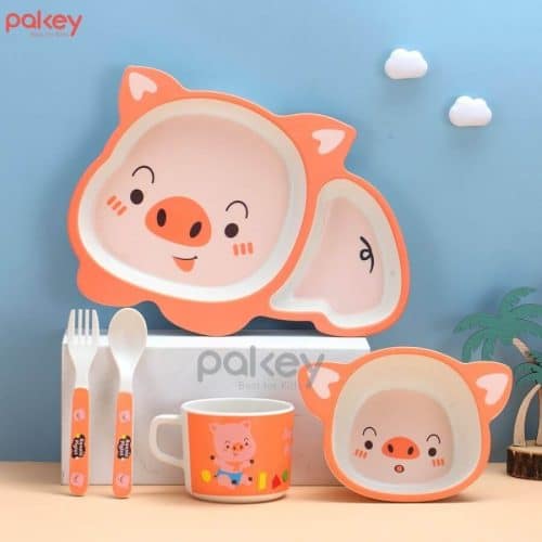 Set ăn dặm sợi tre 5 món A017 18 Set ăn dặm sợi tre có màu sắc hồng nổi bật kết hợp với hoạ tiết bắt mắt thu hút các bé nhỏ