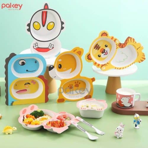 Set ăn dặm sợi tre còn được áp dụng công nghệ in màu thực phẩm và trên bề mặt được tráng một lớp sợi tre mỏng trong suốt không gây phai màu