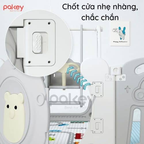 Quây cũi gấp gọn Pakey gấu cao cấp 15 Chốt cửa được bố trí bên ngoài, chắc chắn để đảm bảo bé không thể tự mở được