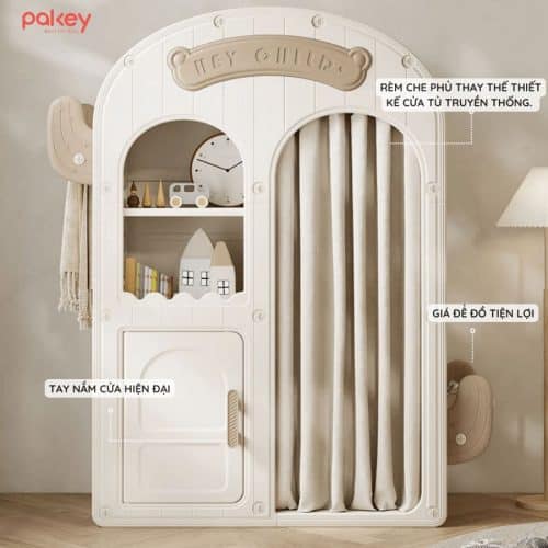 Tủ có thể đựng được rất nhiều loại đồ đạc khác nhau như bỉm, quần áo, balo, dụng cụ của bé,...