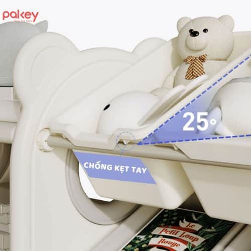 Kệ để đồ 4 tầng hình gấu Pakey size L (kèm hộc) 16 Cách kệ đồ có độ nghiêng vừa phải giúp việc lấy đồ dễ dàng hơn. Thiết kế ôm sát không có kẽ hở chống kẹp tay cho bé