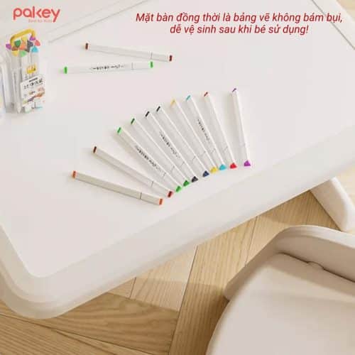 Mặt bàn nhẵn mịn, không bám bụi và rất dễ để lau chùi, vệ sinh