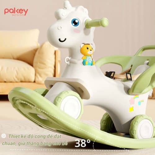 Phần đế được thiết kế cong chuẩn 38 độ giúp bé giữ thăng bằng khi chơi