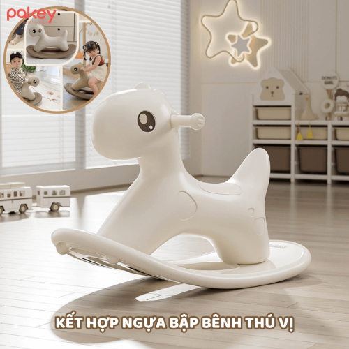 Bé vui chơi thư giãn với ngựa bập bênh