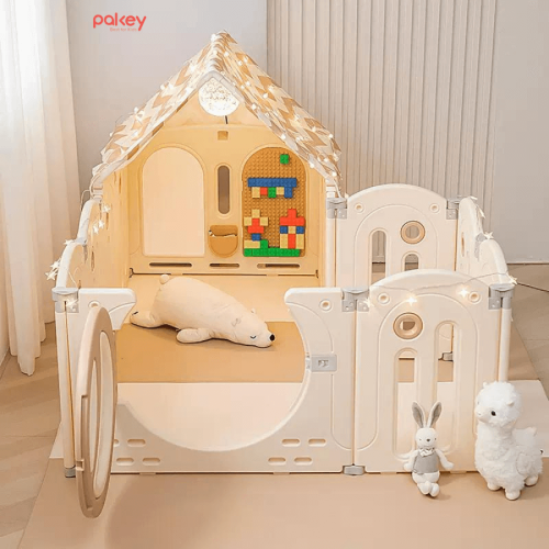 Nhà lều có khung mái thiết kế theo hình tam giác, cố định chắc chắn, cho bé thoả sức sáng tạo trò chơi nhập vai
