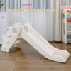 Cầu trượt Pakey Moon House sở hữu chiều cao 58cm, phần đế mở rộng theo hình tam giác tạo thế cân bằng, ổn định
