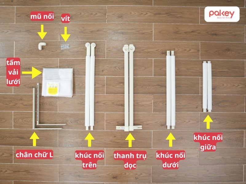 Toàn bộ phụ kiện của một thanh chắn giường Pakey SV1 Premium trước khi lắp đặt