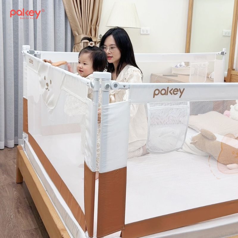 Có nên mua thanh chắn giường cho bé hay không?