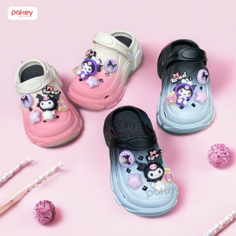 Top 12+ món quà 1/6 cho bé ý nghĩa dịp Tết Thiếu Nhi 21 Giày dép cũng là món quà 1/6 cho bé phổ biến
