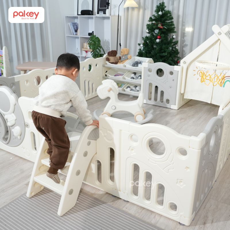 Chọn quây cũi cho bé, ba mẹ cần lưu ý về kích thước, chất liệu và độ tuổi của bé