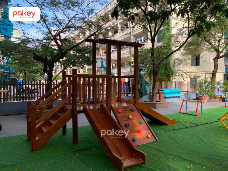 Kinh nghiệm chọn cầu trượt gỗ cho bé an toàn, tiết kiệm 7 Gỗ là chất liệu tự nhiên, ít hóa chất, không độc hại và thân thiện với làn da nhạy cảm của bé