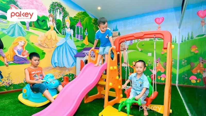 30+ mẫu cầu trượt liên hoàn ngoài trời tăng vận động cho bé 21 Trẻ em khi chơi trên cầu trượt liên hoàn sẽ phải vận dụng nhiều nhóm cơ khác nhau