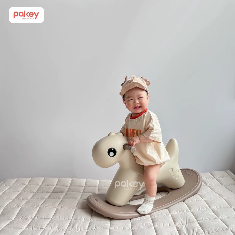 Gợi ý 10+ món quà trung thu cho bé độc đáo và ý nghĩa nhất 17 Ngựa bập bênh giúp bé chơi vui, đồng thời phát triển vận động thô