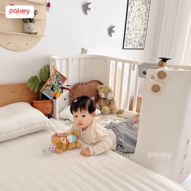 Có nên cho em bé ngủ nôi? Lưu ý quan trọng cho ba mẹ 10 Không để bé một mình trong phòng quá lâu, đặc biệt là khi bé còn thức