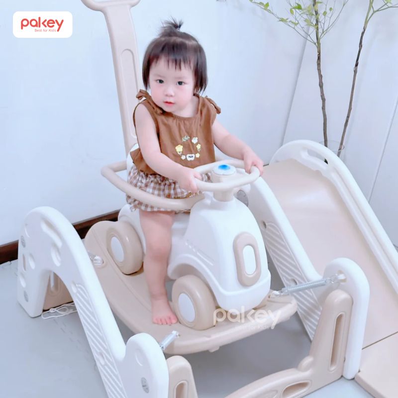 Đồ chơi cần phải có độ chắc chắn và độ bền cao vì các bé thường rất hiếu động