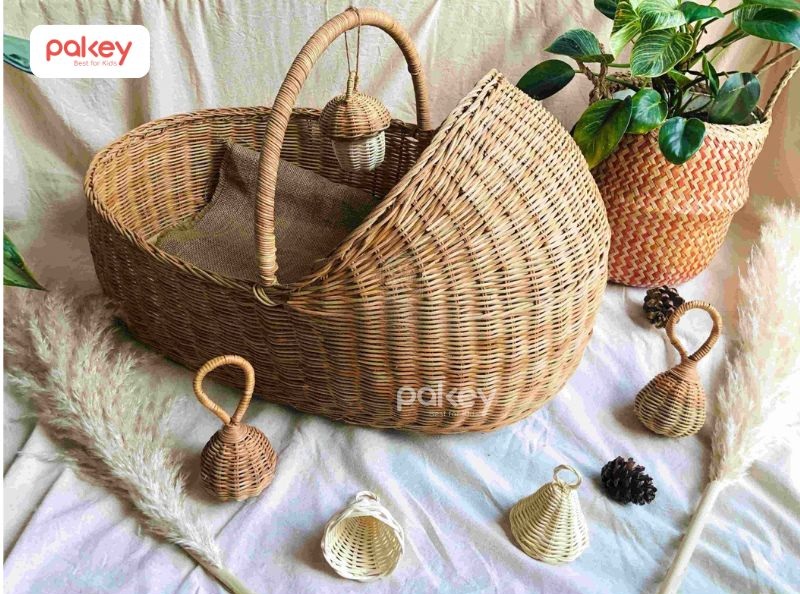 Top 5 bí quyết chọn nôi xách tay cho bé chuẩn nhất 10 Tay xách chắc chắn, chịu được trọng lượng của bé mà không bị tuột hoặc gãy
