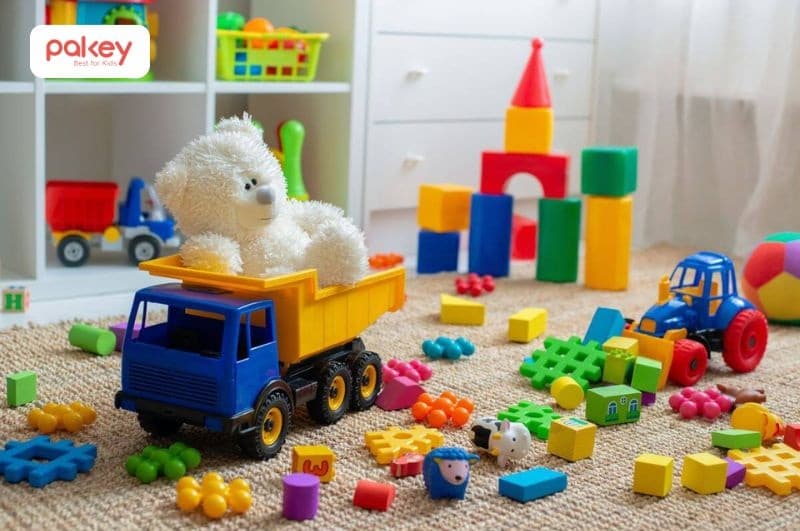 Cha mẹ cần ưu tiên sản phẩm có chứng nhận an toàn, không chứa chất độc hại như BPA, chì, nhựa tái chế kém chất lượng