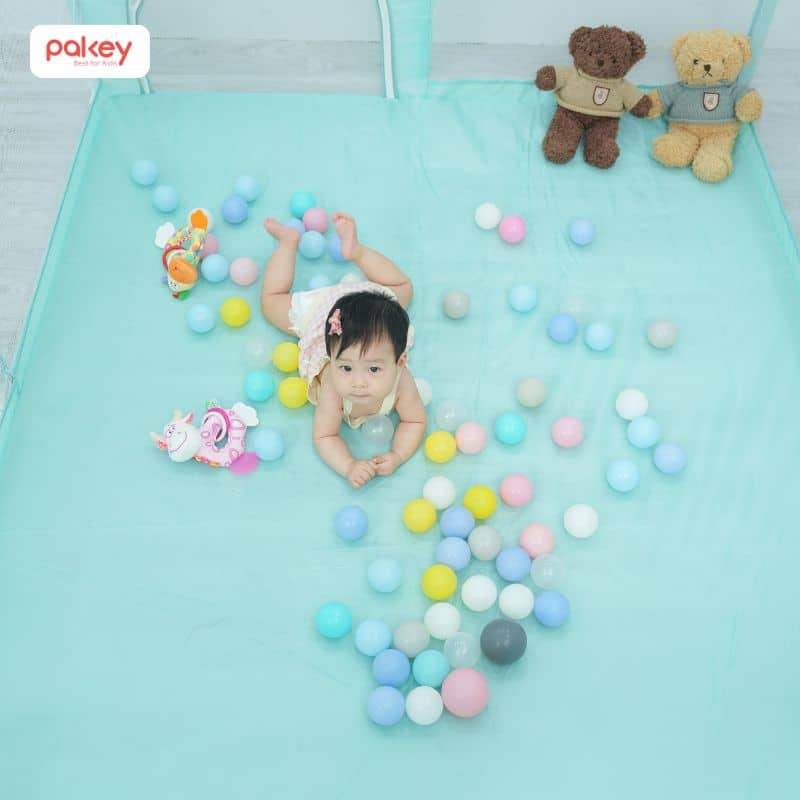 Ở độ tuổi dưới 1 tuổi, ba mẹ nên lựa chọn đồ chơi cho trẻ sơ sinh cho con