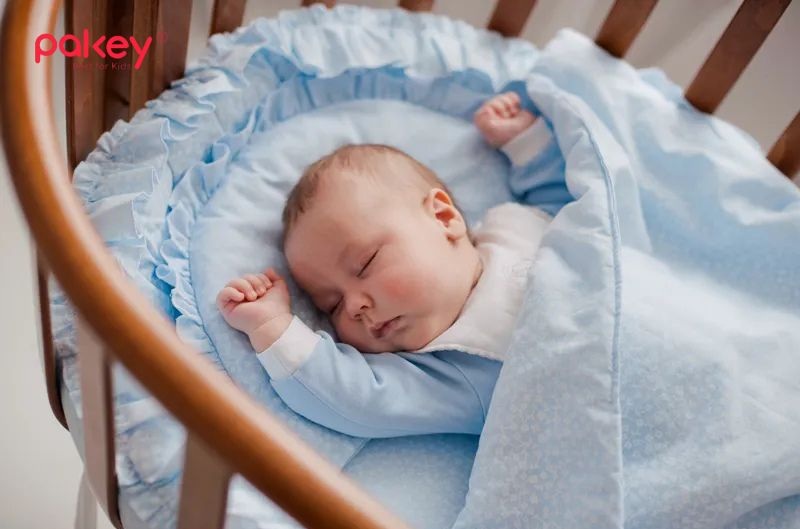 Hướng dẫn ba mẹ tự làm nôi em bé giúp tiết kiệm chi phí 8 Trang bị thêm nệm, đồ chơi cho bé trong nôi