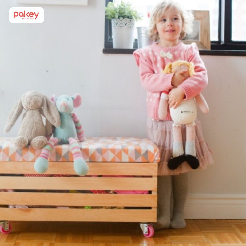 tự làm kệ đồ chơi cho bé bằng bìa gỗ