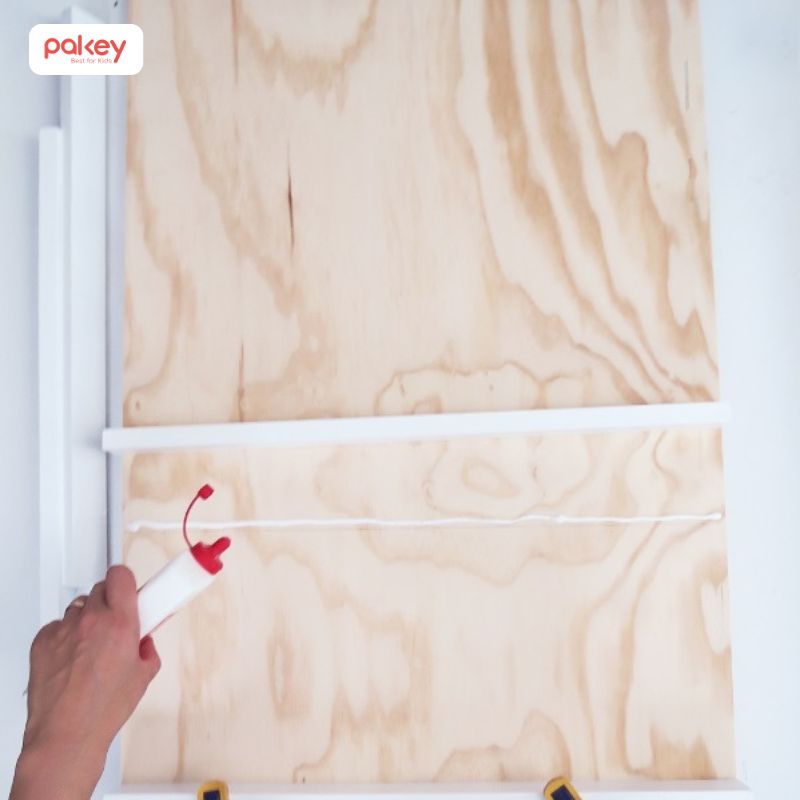 tự làm kệ đồ chơi cho bé bằng bìa gỗ