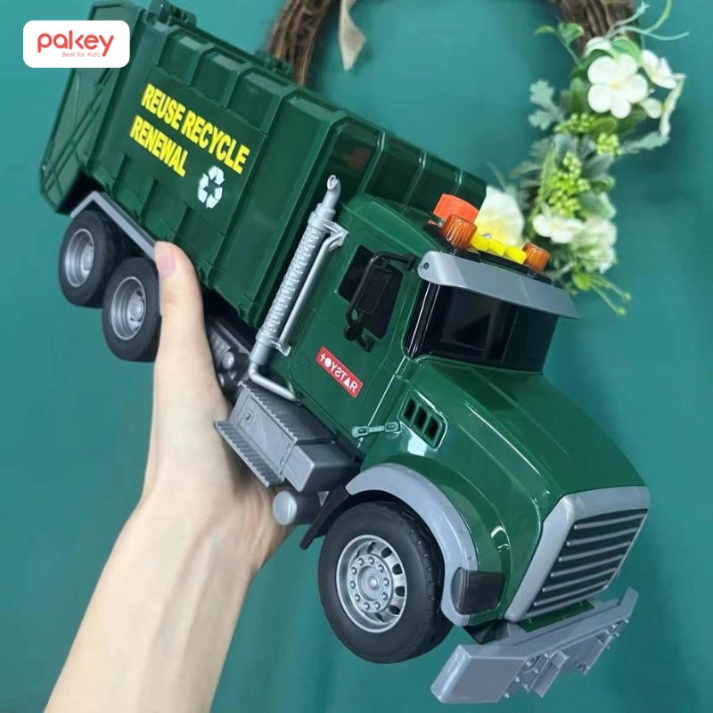 Xe tải đồ chơi giúp bé tìm hiểu cách vận chuyển hàng hóa