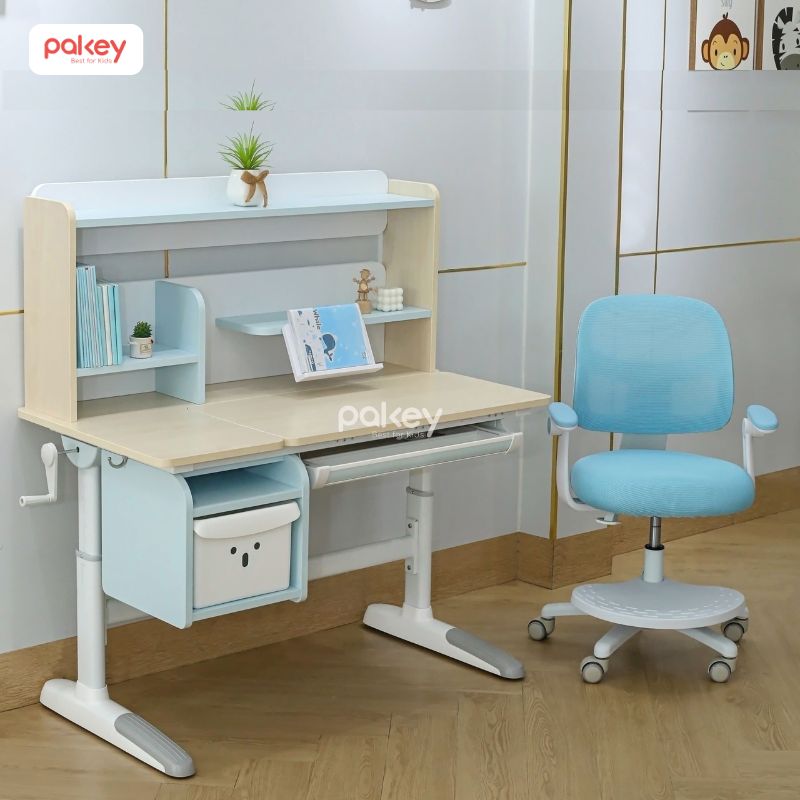 Mẫu bàn học cho bé trai với gam màu xanh khỏe khoắn