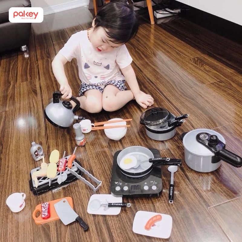 Top 20+ bộ đồ chơi nấu ăn cho bé đẹp nhất 2026 12 Khi được trải nghiệm không gian bếp “giống thật”, bé sẽ thấy hứng thú với các hoạt động gia đình và dần hình thành thái độ tích cực với việc phụ ba mẹ sau này
