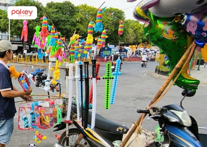 Nên hay không nên cho trẻ sử dụng kiếm đồ chơi? 9 Có nên mua kiếm đồ chơi cho bé hay không?