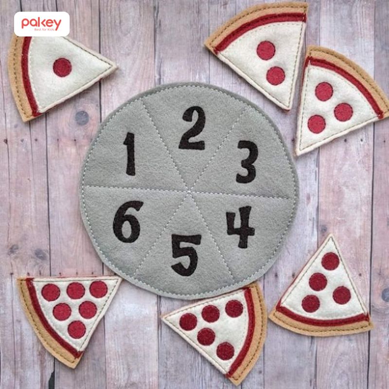 15+ ý tưởng làm đồ chơi cho bé handmade không tốn 1 xu 23 Làm chiếc bánh pizza cho bé học toán bằng vải nỉ