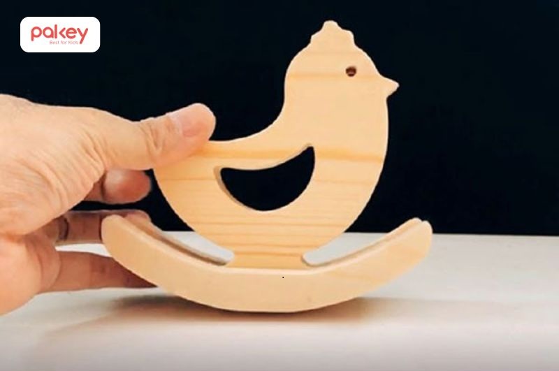 15+ ý tưởng làm đồ chơi cho bé handmade không tốn 1 xu 22 Làm đồ chơi bập bênh chú gà bằng gỗ dễ thương
