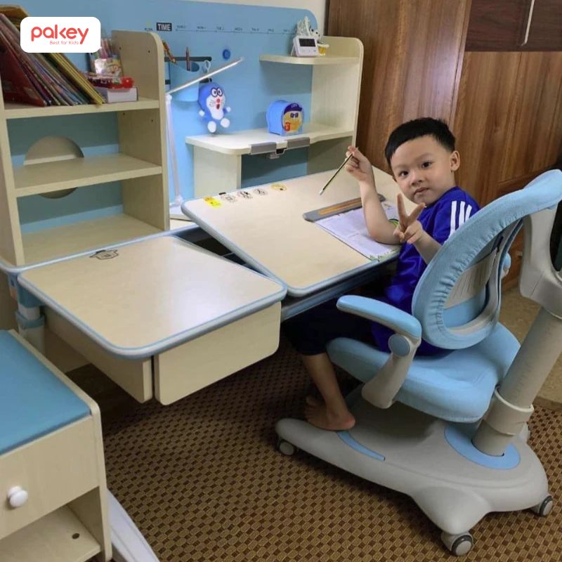 Bàn học thông minh bằng gỗ cho bé