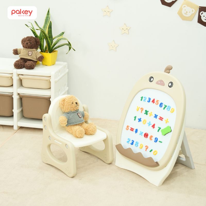 Pakey cung cấp các mẫu bảng vẽ thông minh, bộ bảng vẽ kèm ghế ngồi cho bé chính hãng