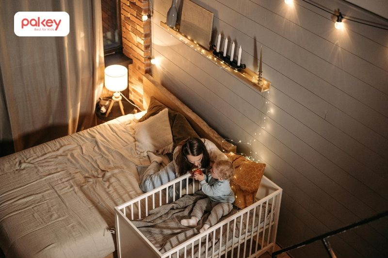 Giai đoạn 2: Cho con ngủ trong cũi riêng ngay cạnh bố mẹ
