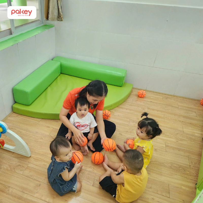 3 lưu ý quan trọng ba mẹ cần biết khi thuê người trông trẻ