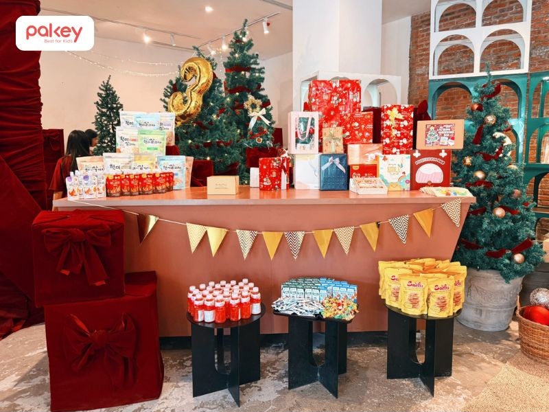 Pakey x Wiki chăm con