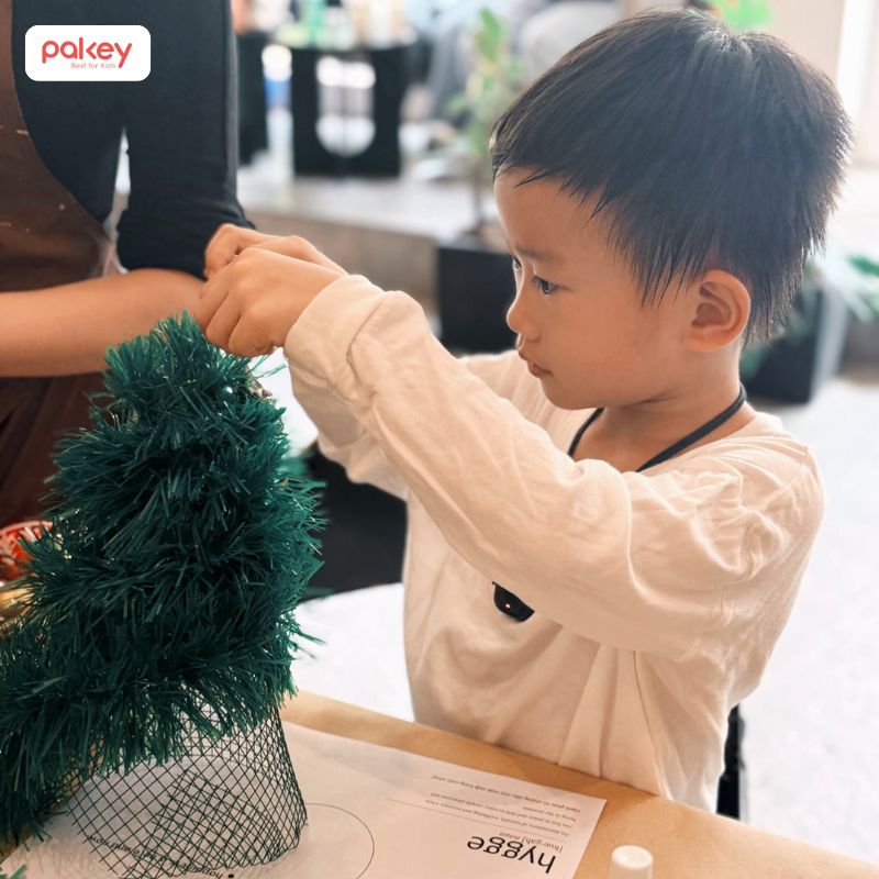 Pakey x Wiki chăm con