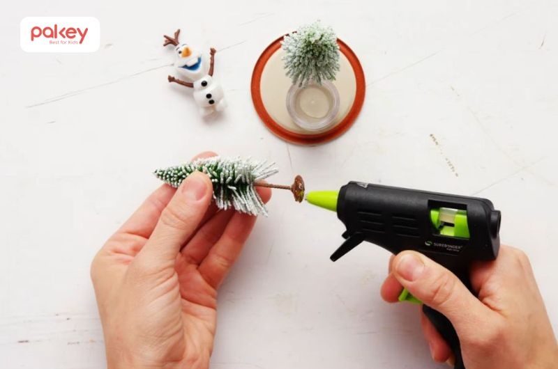 Gắn mô hình lên lắp lọ