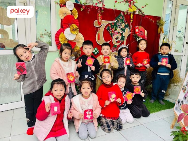 Lì xì cho bé và 4 thông điệp giáo dục trẻ ngày Tết 9 Lì xì cho bé kèm theo lời chúc giúp nâng tầm giá trị và ý nghĩa của việc mừng tuổi ngày Tết