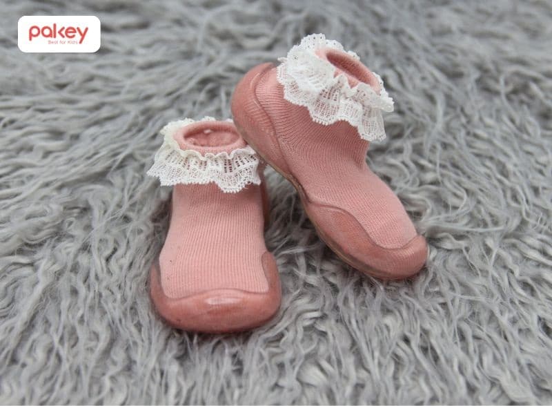 Một đôi giày đẹp giúp bé nâng tầm "outfit" du xuân