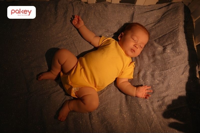 Giải mã tư thế ngủ của trẻ sơ sinh & 5 lưu ý cho ba mẹ