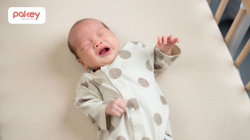 Lắc đầu lúc này là phản xạ giúp trẻ “phân tán” cảm giác khó chịu ở vùng mặt và hàm khi trẻ mọc răng