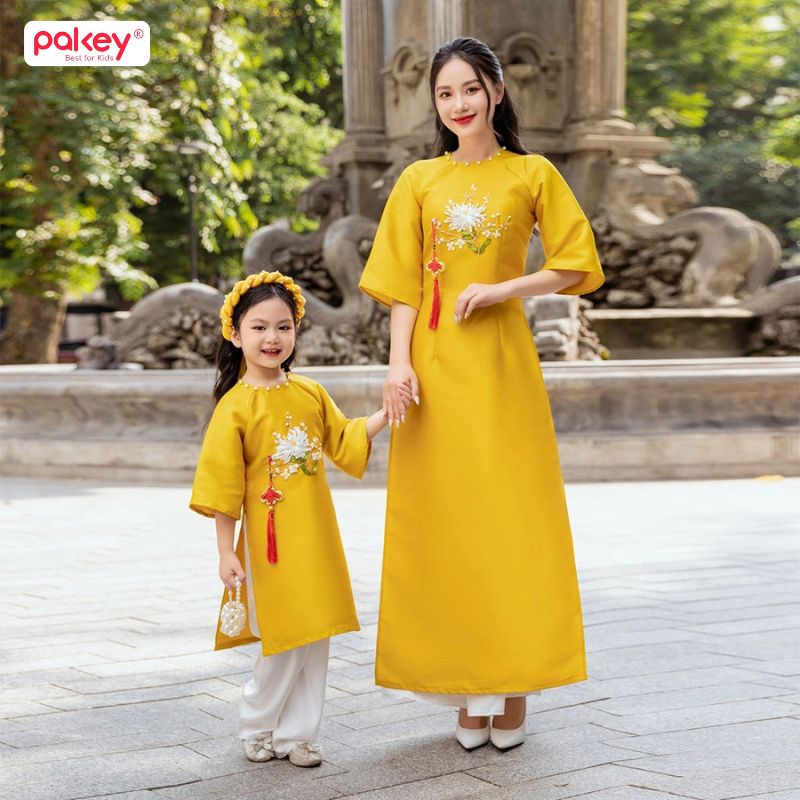 99+ Mẫu áo Dài trẻ em cho bé gái, bé trai đẹp nhất 2026 82 Thuê áo Dài là giải pháp tiết kiệm nếu bé chỉ cần mặc một lần cho sự kiện cụ thể