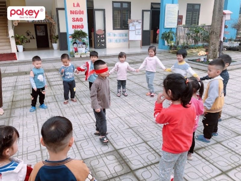 Top 50+ trò chơi dân gian Việt Nam đặc sắc nhất 61 Trò chơi dân gian: bịt mắt bắt dê