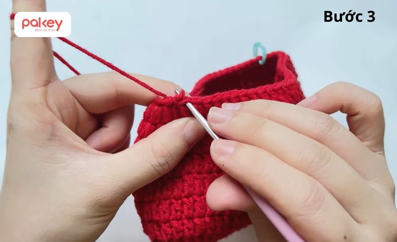 Có thể móc viền miệng bằng mũi trượt hoặc mũi đơn xoắn để tạo độ cứng cáp